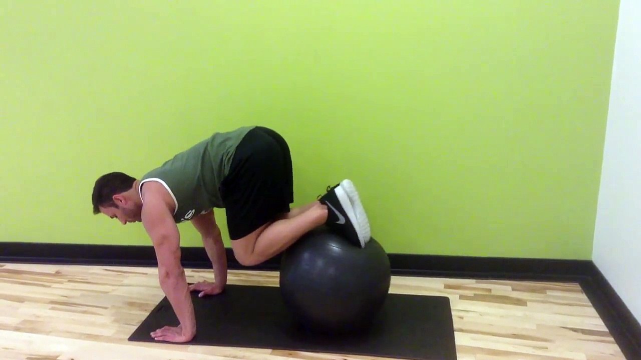 Exercise Ball Pull-In - Fitness Training For Males - FxFitness.ca