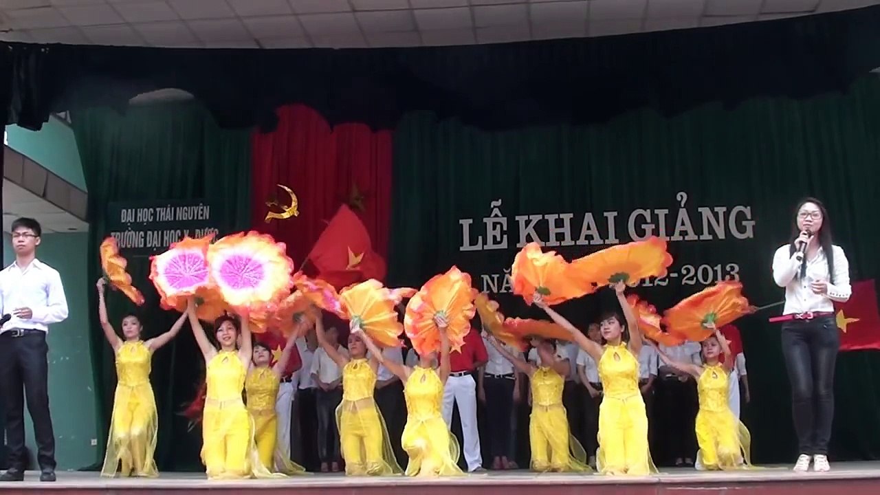 4000 năm rực rỡ gấm hoa khai giảng 2012