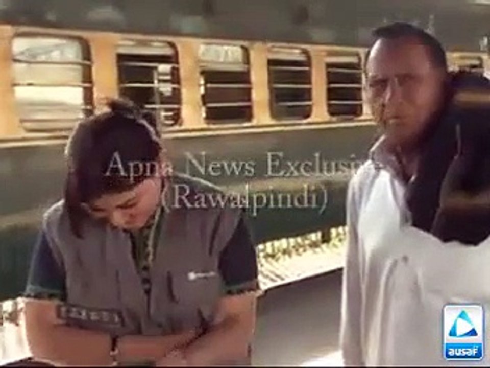dekhye ek baba g railway ko criticize kr rhe hein