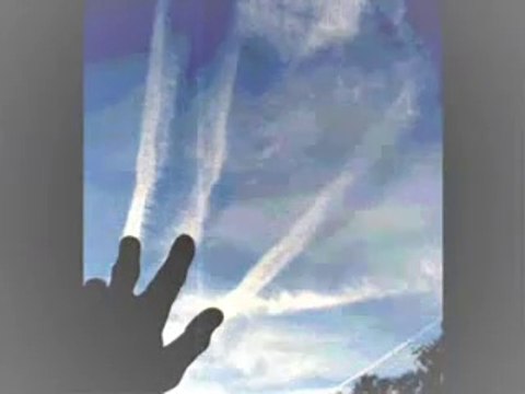 Μη με ρωτάς τι θέλω και τι γυρεύω εδώ.. Ένα μονάχα ξέρω πως θέλω να σε δω..