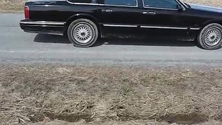 Straight Pipe Acceleration 95 Lincoln Towncar