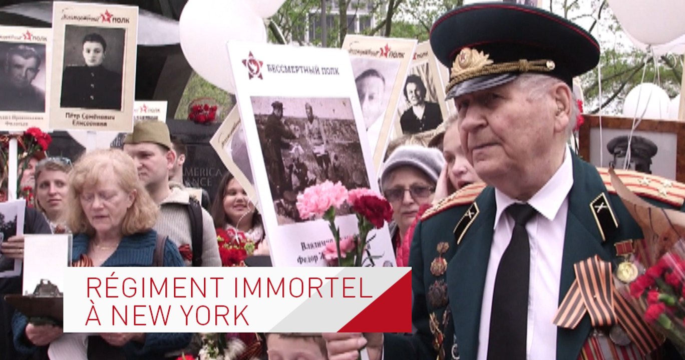 Des centaines défilent avec le Régiment immortel à New YorkDes centaines de personnes participent au défilé du Régiment immortel à New York