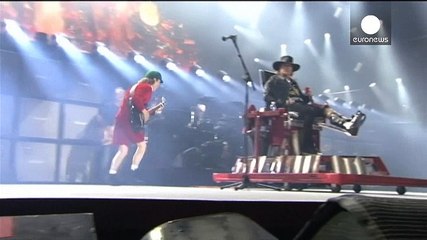 Axl Rose debuta en Lisboa como vocalista de AC/DC