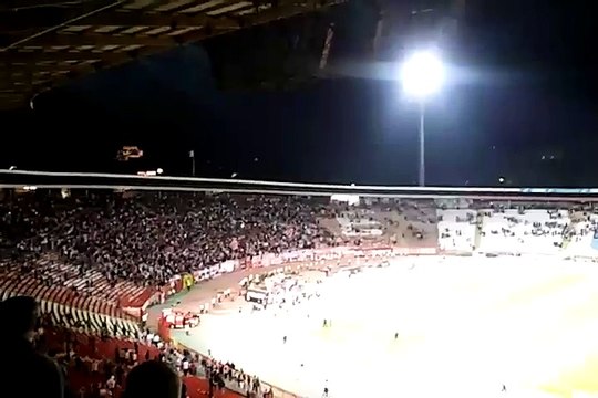 Ερυθρός Αστέρας - Ολυμπιακός: Οι Σέρβοι τραγουδούν Είσαι στο μυαλό...