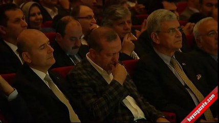 Erdoğan "Hoşçakal anne" şiirinde gözyaşlarını tutamadı