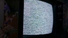 Me rompo en mil pedazos y luego me abrazo...Yo soy el gran artista... Al que llaman egoísta... Que te sonríe al espejo...