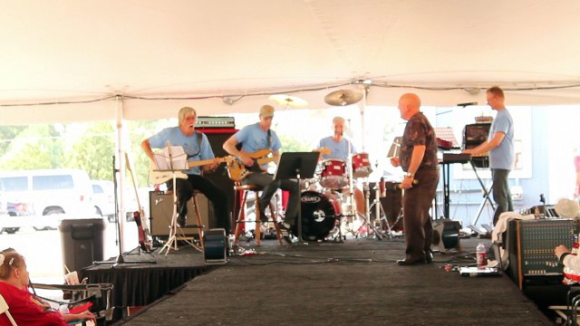 Danny McCorkle and the Katz perform 'Blue Suede Shoes' Elvis Week 2014
