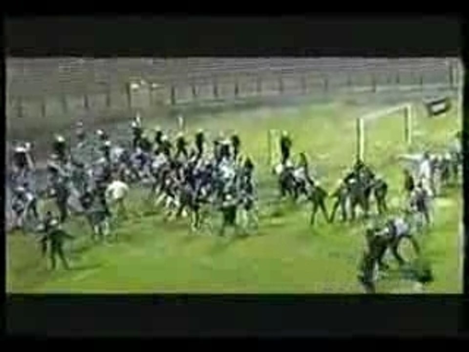 LKS Lodz vs Slask Wroclaw (Polish HOOLIGANS)