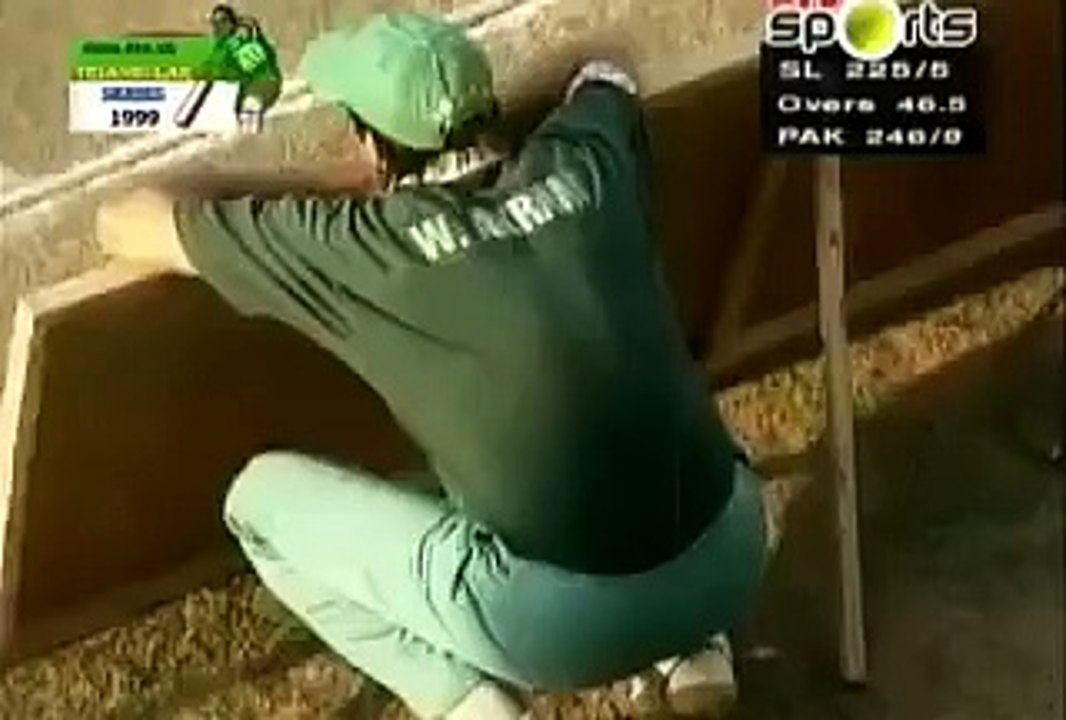 Sri Lanka need 16 runs in 14 balls with 5 wickets wasim akram Magical Yorkers