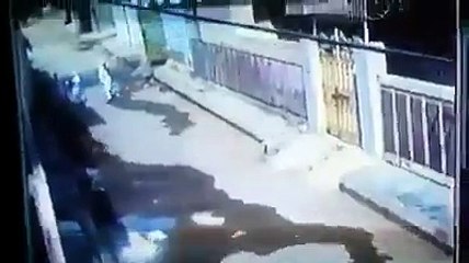 Shocking Video Of Little Girls Kidnapped In Karachi