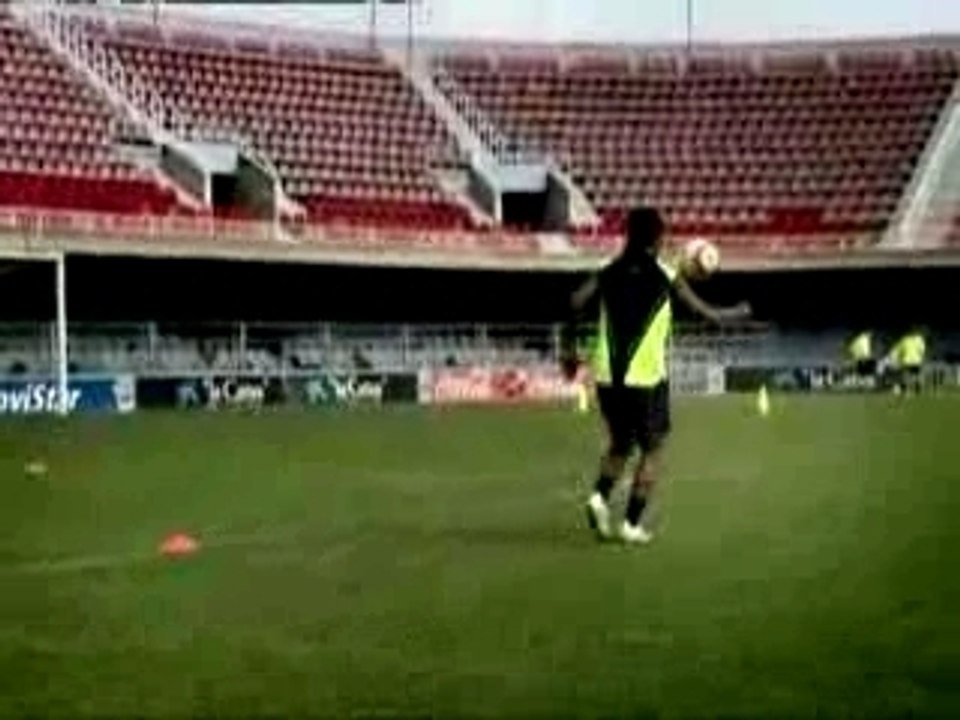 ronaldineho nike tir 4 sur la pare