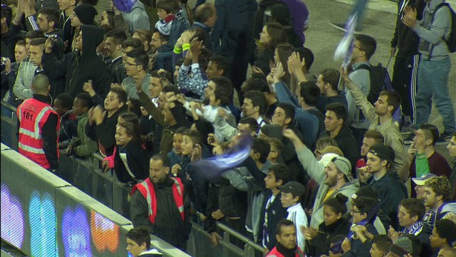 La belle communion entre joueurs et supporters toulousains après TFC/Troyes