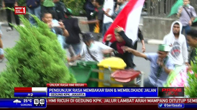 Unjuk Rasa Massa HMI di Gedung KPK Ricuh