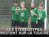 À 13 ans, Nola est une jeune prodige du football