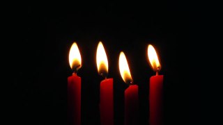 Vier Kerzen zum 4. Advent  Sind die Lichter angezündet 20.12.2015