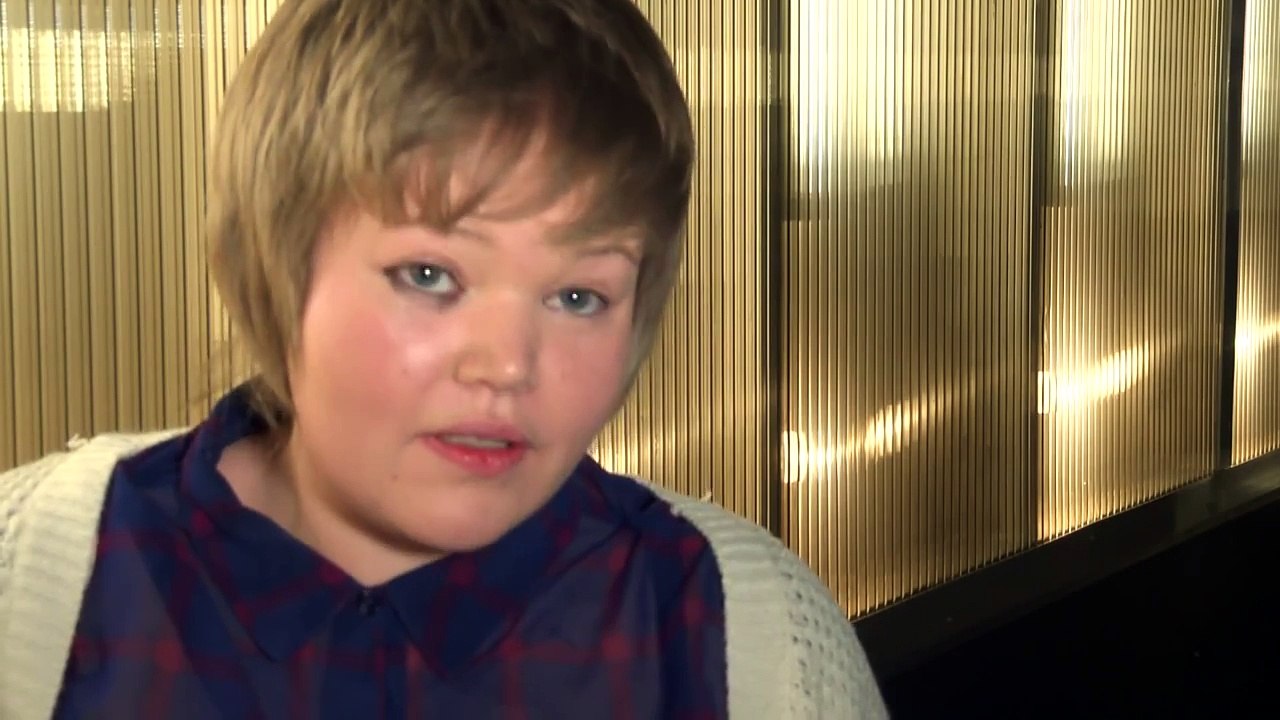 Twitter troll Isabella Sorley reads out her abusive tweets | Radio 1 Newsbeat