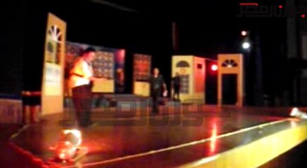 رطل اللحم عرض جديد لفرقة البحيرة المسرحية