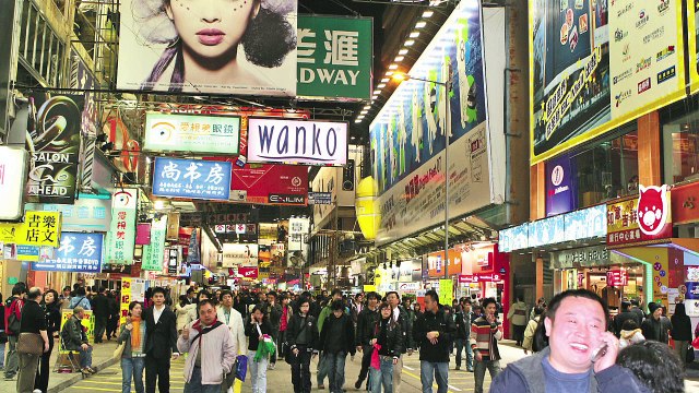 Bolsa despenca e dólar sobe com anulação de impeachment