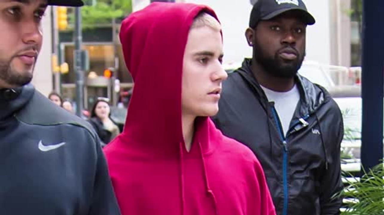 Justin Bieber Tattooed His Face