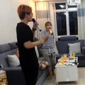 Khởi My Và Kelvin Khánh - hát live siêu dễ thương