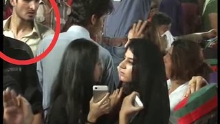 Camera Caught Man Misbehave with Females in PTI Jalsa Lahore - 1st May 2016