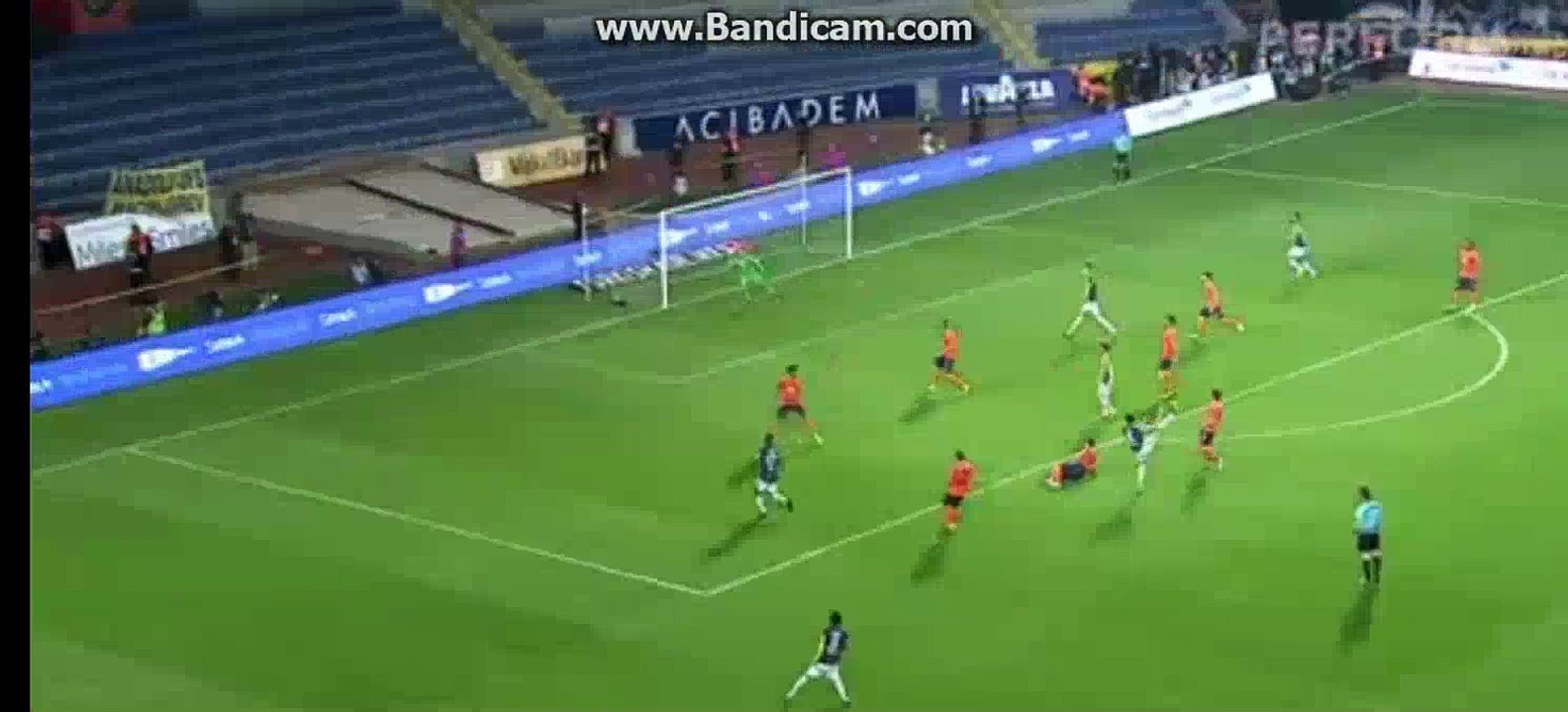Robin Van Persie Incredible MISS - istambul 0-0 Fenerbahche Super Lig