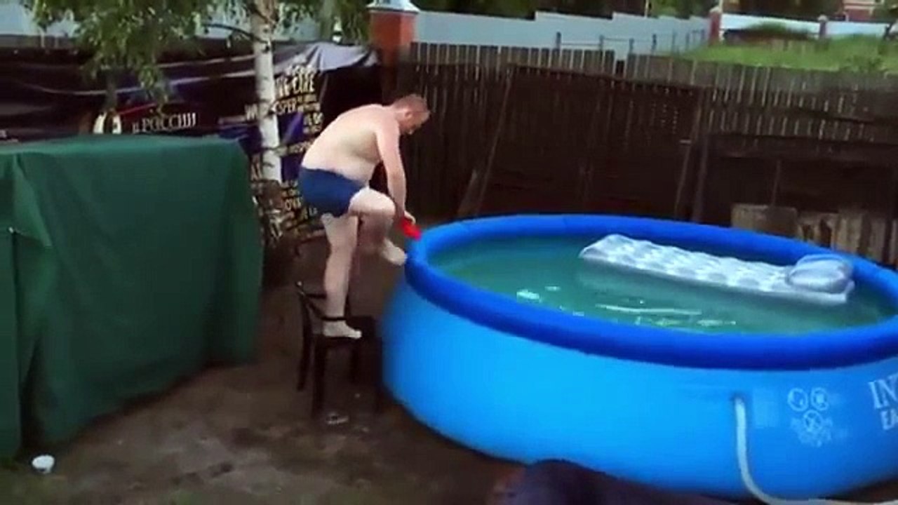 Феноменальный прыжок в воду!Прикол !