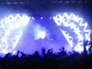 Daft punk live nimes 26/06/07 partie 1