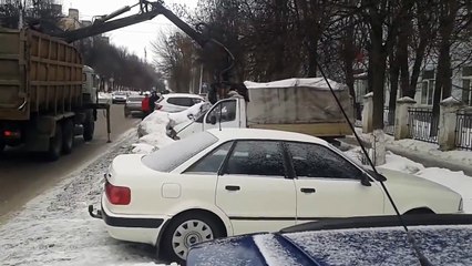 Такой Эвакуатор пугает всех на улице
