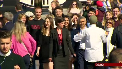 Télécharger la video: Labours Sadiq Khan elected London Mayor - BBC News