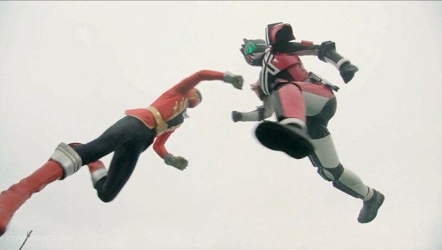 Super Hero Taisen Gokai Red vs. Kamen Rider Decade