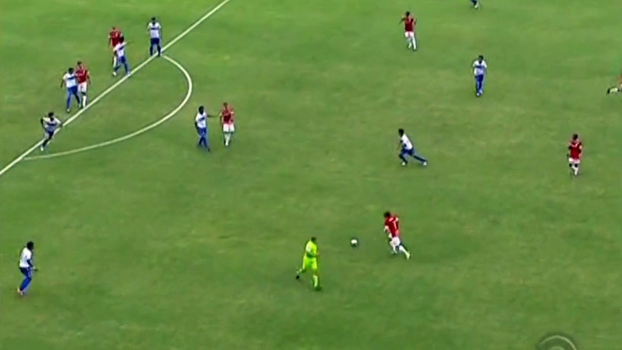 Un but venu dailleurs de linusable Diego Forlan !