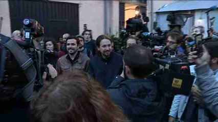 Iglesias y Garzón pactan ir juntos el 26J