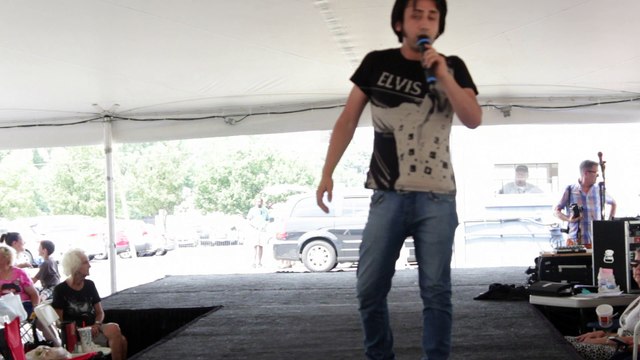 Sean Spiteri sings 'Never Gonna Fall In Love' Elvis Week 2014