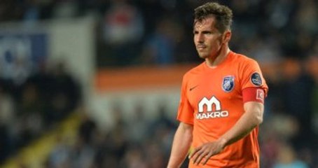 Emre Belözoğlu, Eleştirilere Cevap Verdi