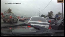 Te crezi SMECHER si sari la bataie Uite ce ti se poate intampla ))