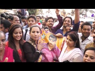 Salman Khan Fans Go Crazy And CRY & Celebrate Outide His House Galaxy