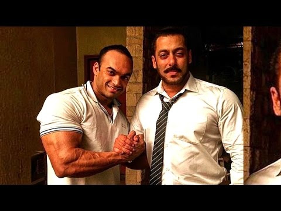 Salman Khan With Wrestling Coach On The Sets Of Sultan