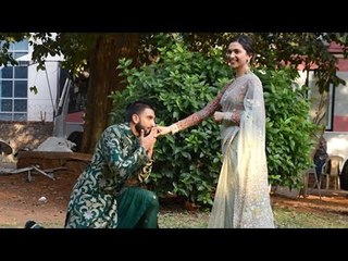 Ranveer Singh Proposes To Deepika Padukone In Public