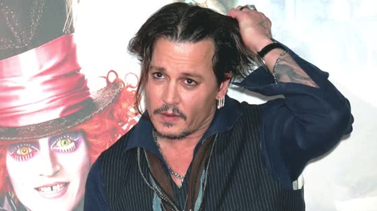 Johnny Depp macht sich über seine Videoentschuldigung lustig