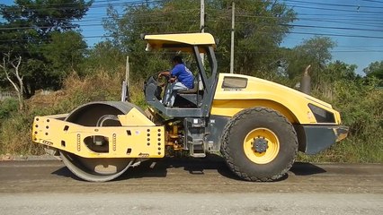 รถบด 19 ตัน  (BOMAG)