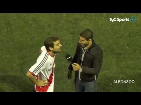 Pedro jugando y nota en Fútbol Senior clásico River-Boca - 09 de Mayo