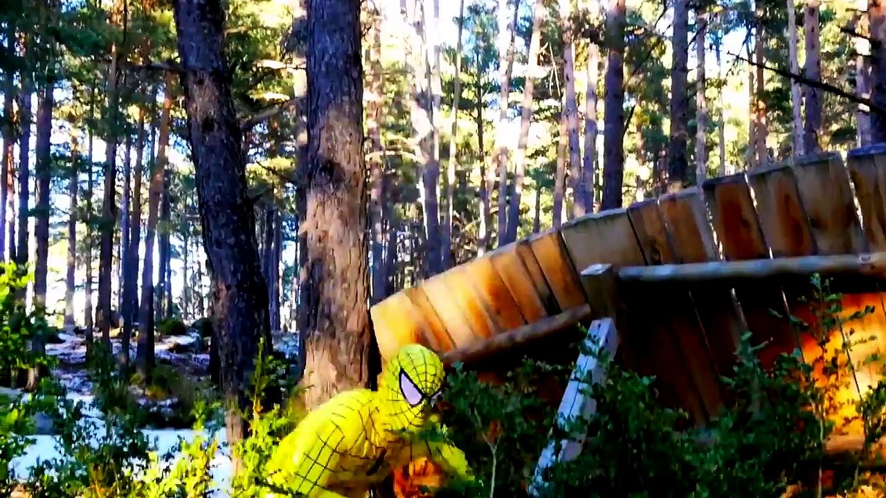 Peppa pig Family - Why Peppa Pig 's brother Little George Crying? Why?