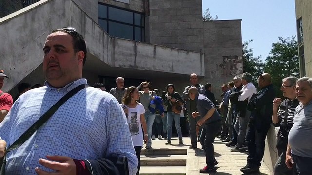 Napoli - I funerali di Massimo Borrelli attore di Made in Sud - live (10.05.16)