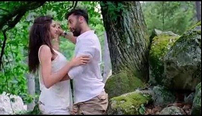 Deepika Padukone Hot kissing scene LATEST