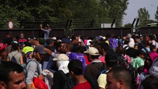 Migrants protest: No food, no water BBC News