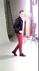 Un mannequin fait 25 poses en 29 secondes