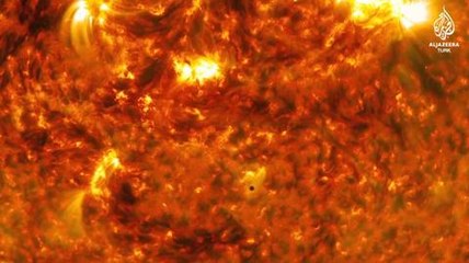 Merkür, Dünya ile Güneş'in arasından geçti