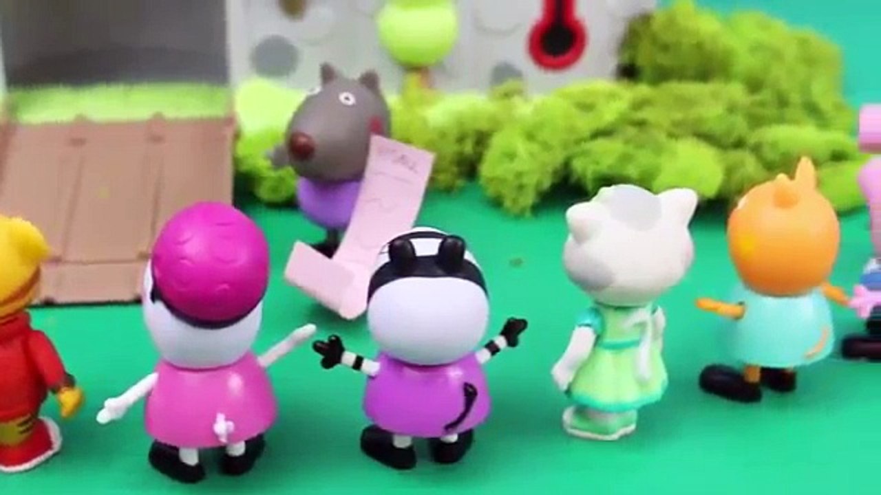 Peppa Pig Princess and The Pea Play Doh Peppa Bed and Castle DisneyCarToys Sleepover Video