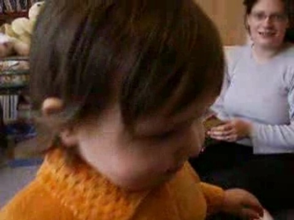 Laure ne veut pas lire avec maman